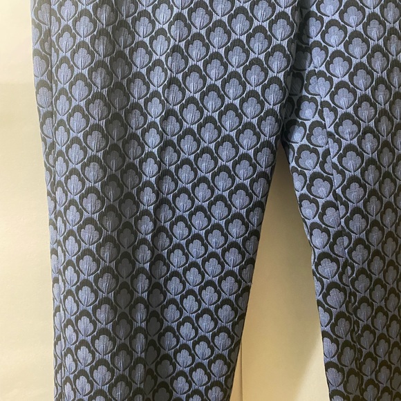 Ann Taylor dress pants, size0 great condition. Smoke free home. - Picture 2 of 3